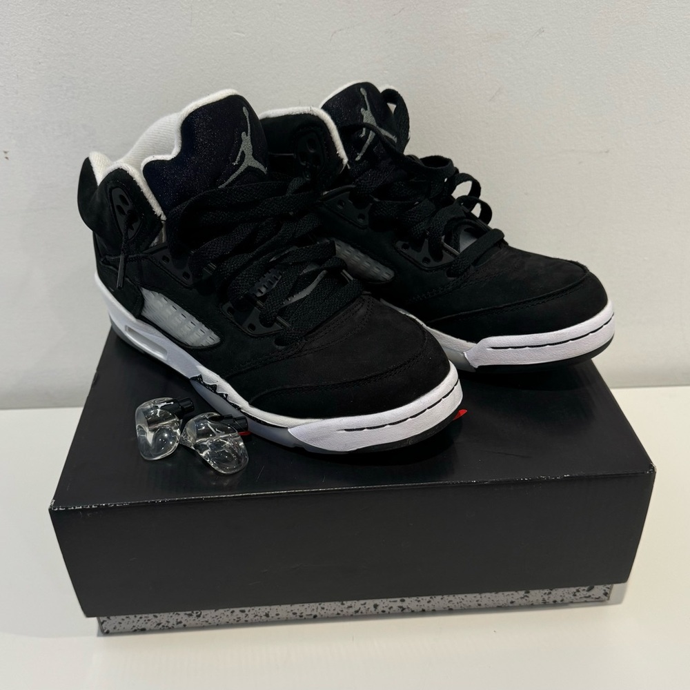 Air Jordan Retro 5 GS Oreo 5Y Moonlight Black/White nike boys - Picture 2 of 7
